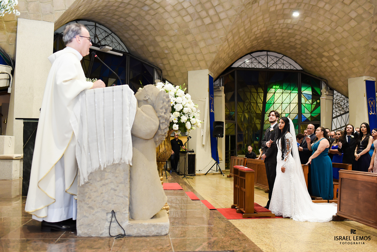 Sermao do padre Casamento na igreja N. S. de fatima na cidade de Belo horizonte MG, fotos feitas pelo Fotografo de Belo Horizonte Israel lemos