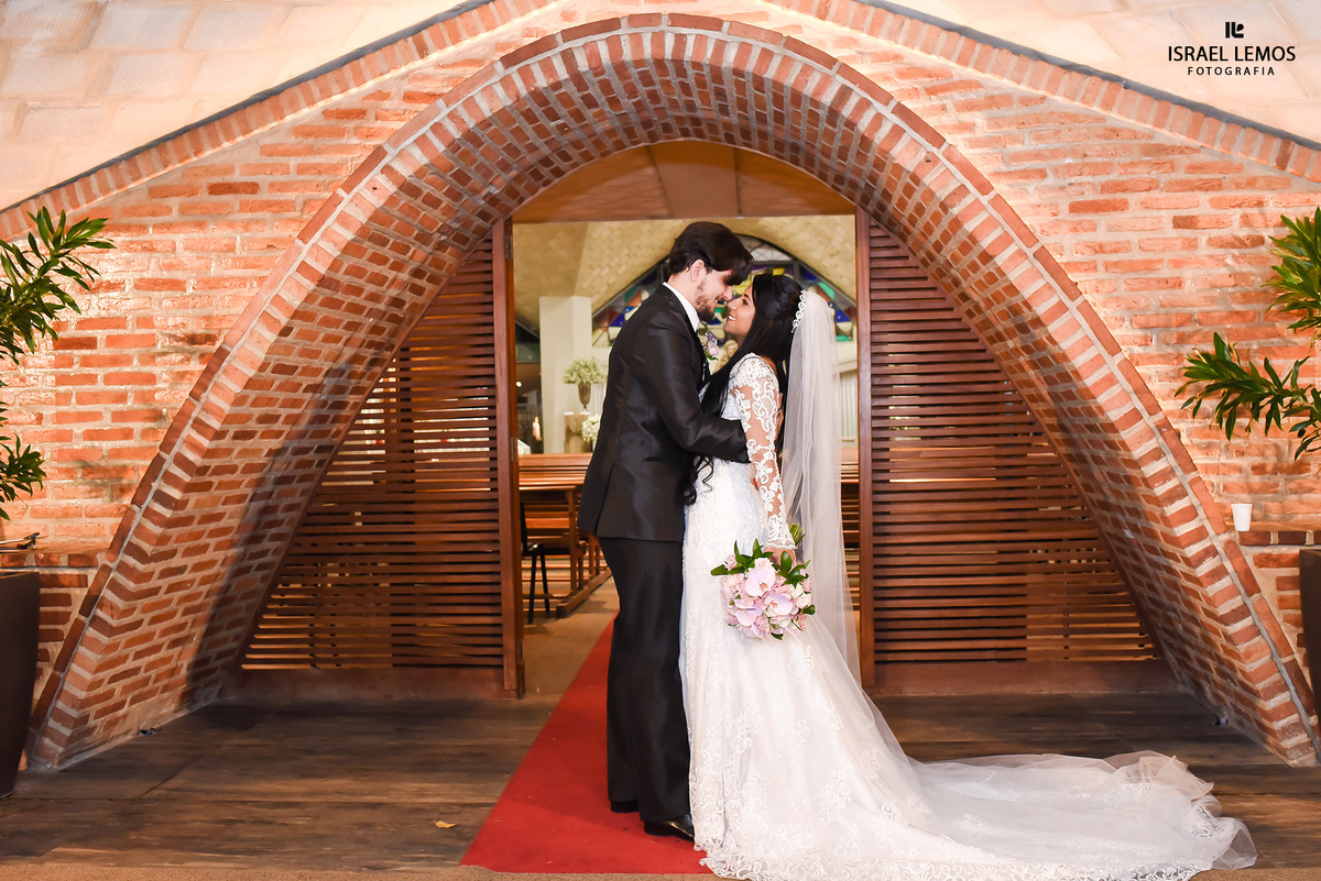 Beijo Casamento na igreja N. S. de fatima na cidade de Belo horizonte MG, fotos feitas pelo Fotografo de Belo Horizonte Israel lemos