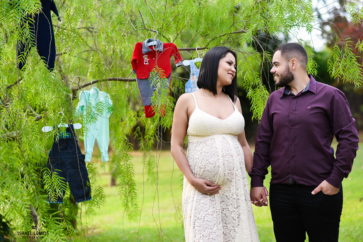 Familia toda reunida para a foto de gestante na cidade de Juatuba MG