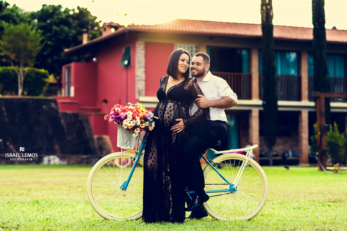 Linda foto da gestante da cidade de Juatuba MG. Fotos feitas pelo fotografo de casamentos Israel lemos 