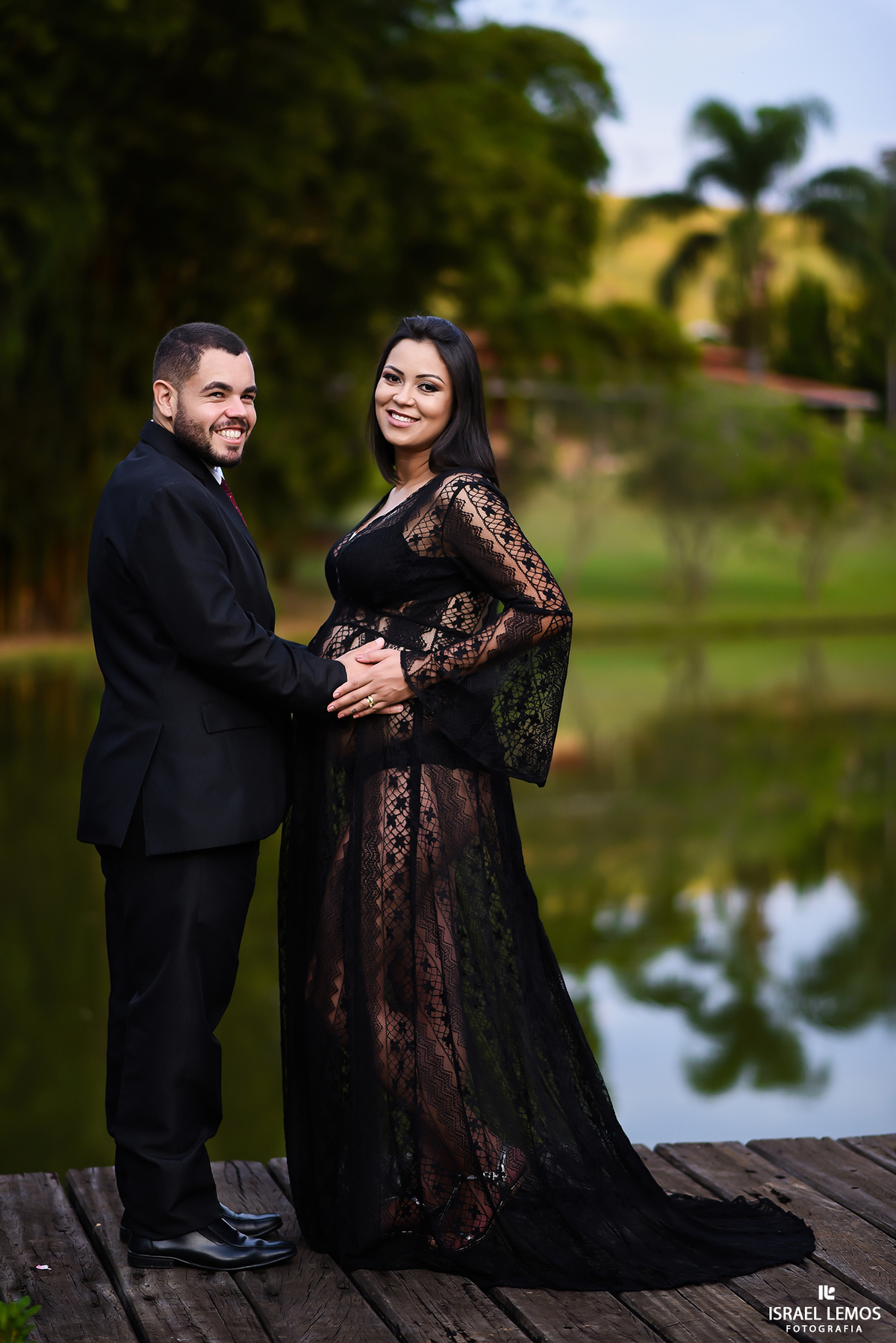 Linda foto da gestante da cidade de Juatuba MG. Fotos feitas pelo fotografo de casamentos Israel lemos 