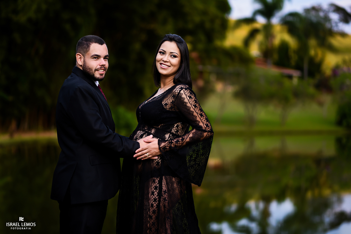 Fotograia de casal com gestante da cidade de Juatuba MG