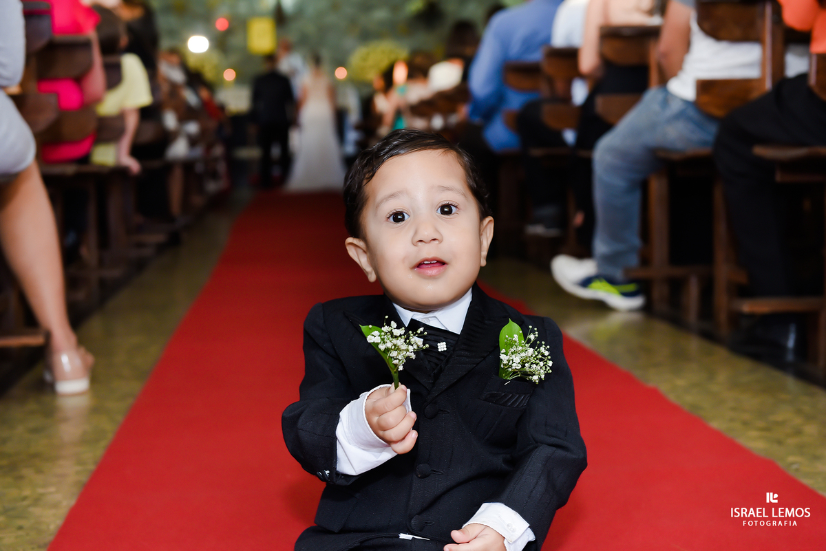 Filho da noiva feliz Foto feita por Israel lemos fotografo de Para de Minas