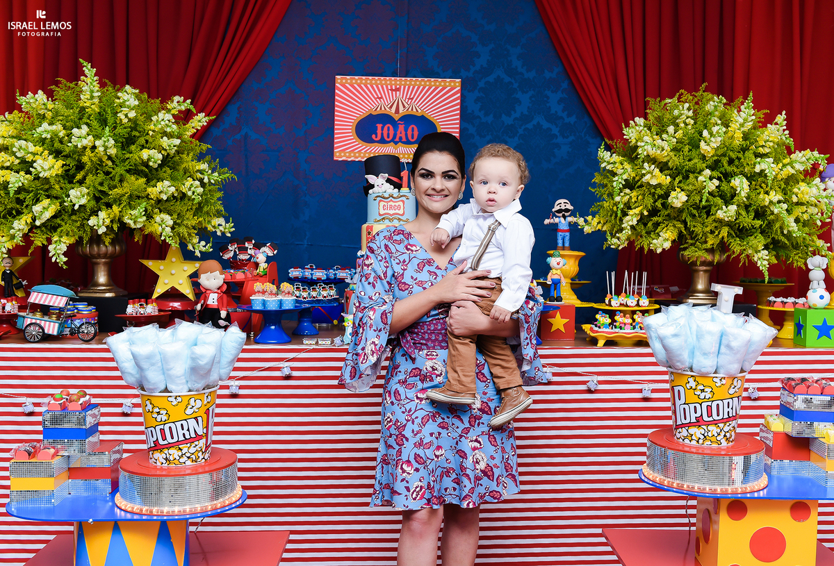 Aniversário de um ano joao com sua mae realizado na festolandia na cidade de Para de Minas MG