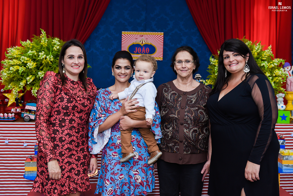 Aniversário de um ano realizado na festolandia na cidade de Para de Minas MG