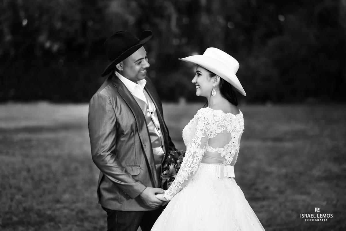 Fotos de casamento na setima vila do ouro na cidade de Pitangui MG
Feitas pelo melhor fotografo de Pitangui e regiao