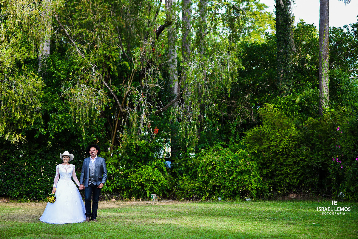 Fotos de casamento na setima vila do ouro na cidade de Pitangui MG
Feitas pelo melhor fotografo de Pitangui e regiao