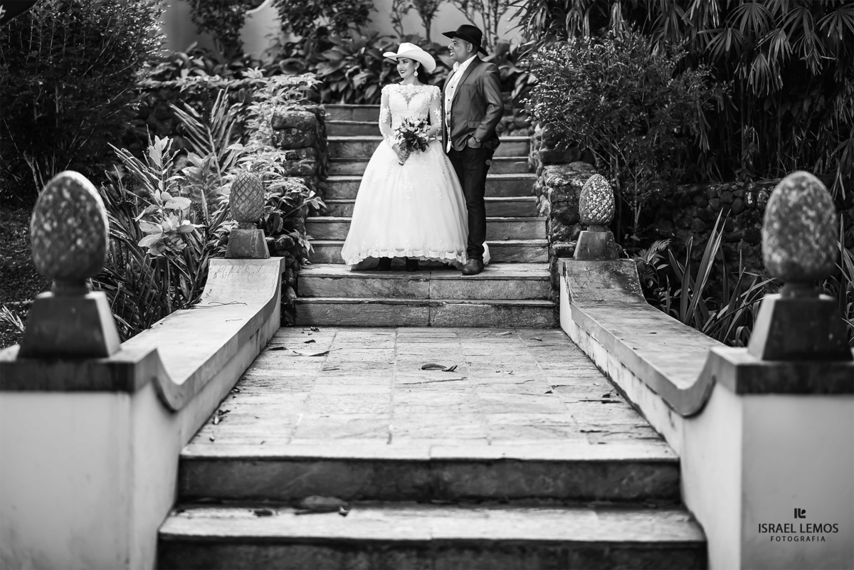 Fotos de casamento na setima vila do ouro na cidade de Pitangui MG
Feitas pelo melhor fotografo de Pitangui e regiao