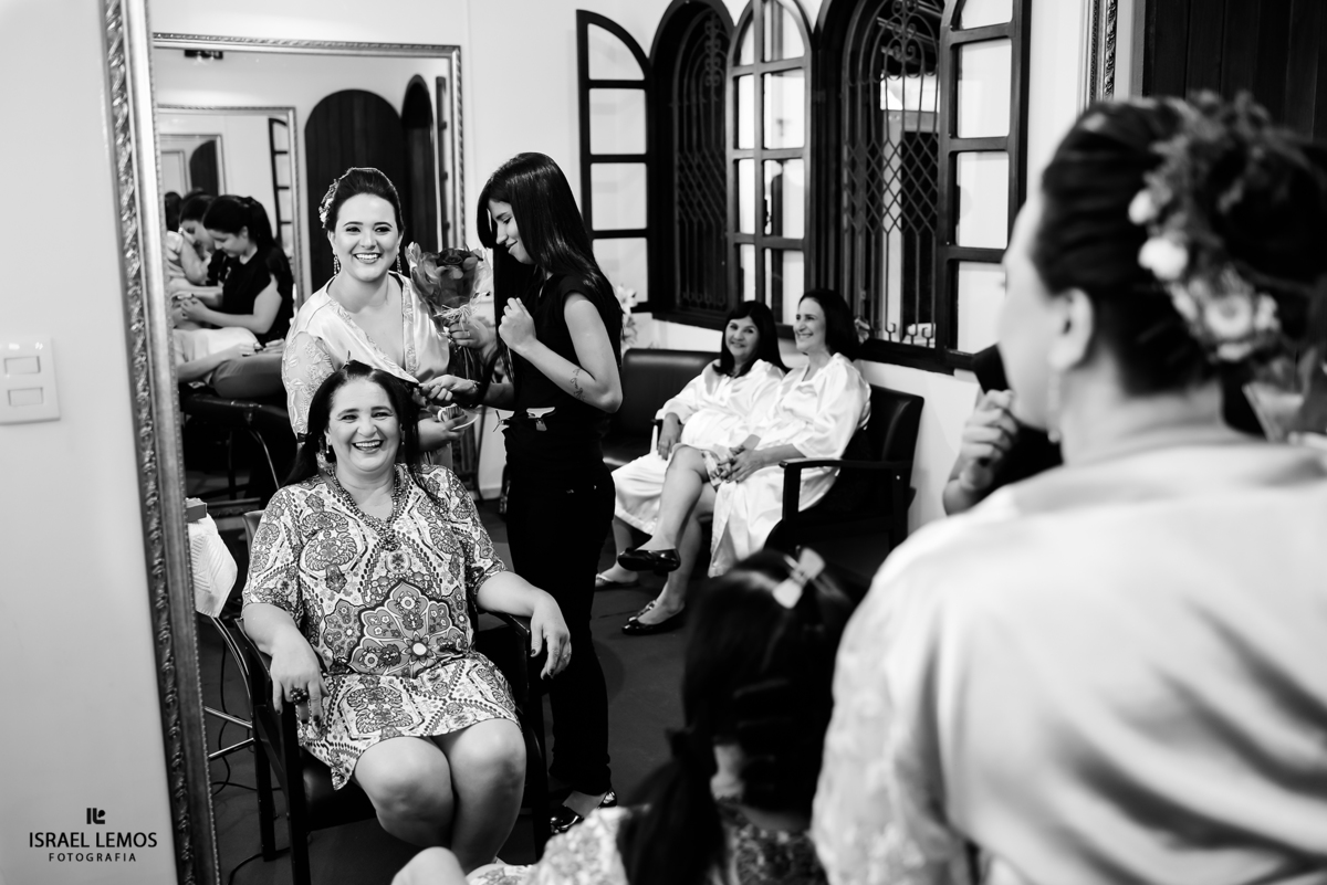 Noiva com a familia no espaco de Erica damas na cidade de Para de Minas MG