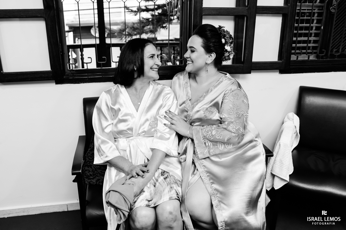 Noiva com sua tia na cidade de Para de Minas MG