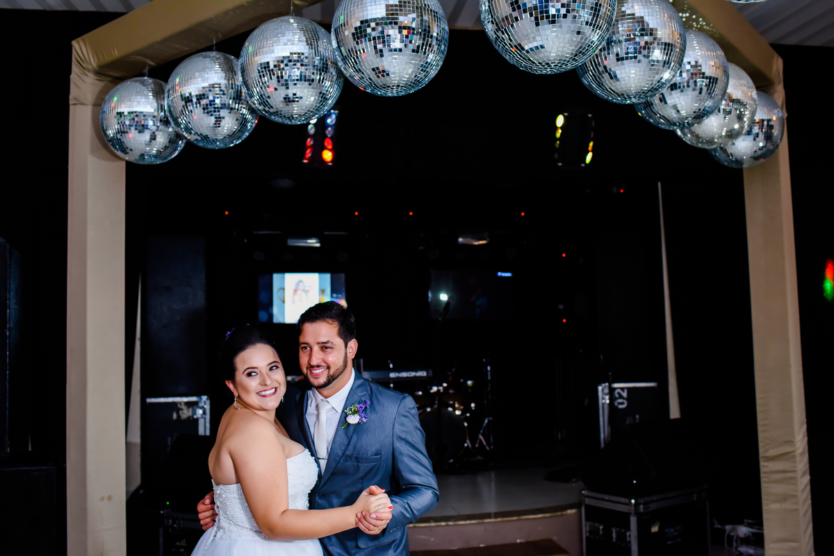 valsa do noivos na cidade de Para de Minas MG no espaco Joseville