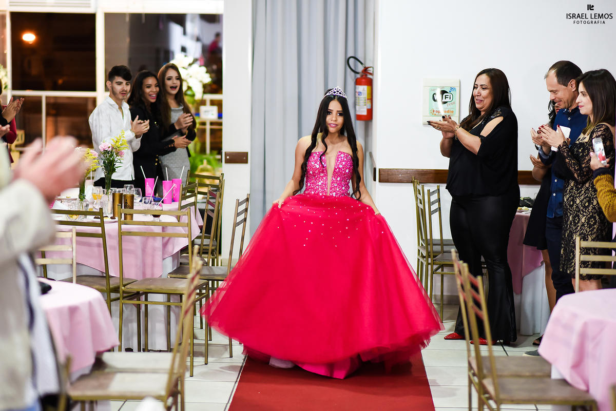 Festa de 15 anos na Dila festas na cidade de Para de Minas feitas pelo fotografo Israel Lemos de Pará de Minas MG
