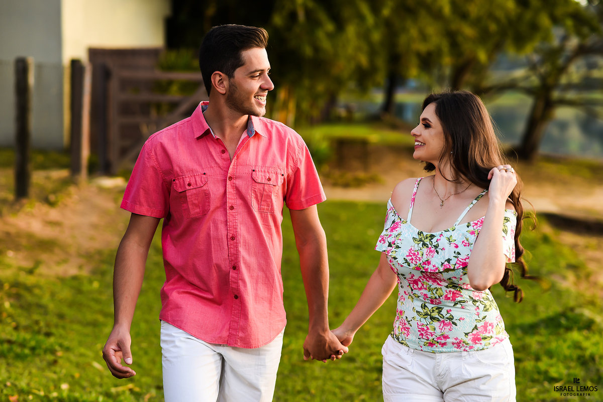 Save the date do casal Karina e João Paulo que rolou na cidade de Itaúna MG, no lago do sol fotos feitas oelo fotografo Israel Lemos de Para de Minas 