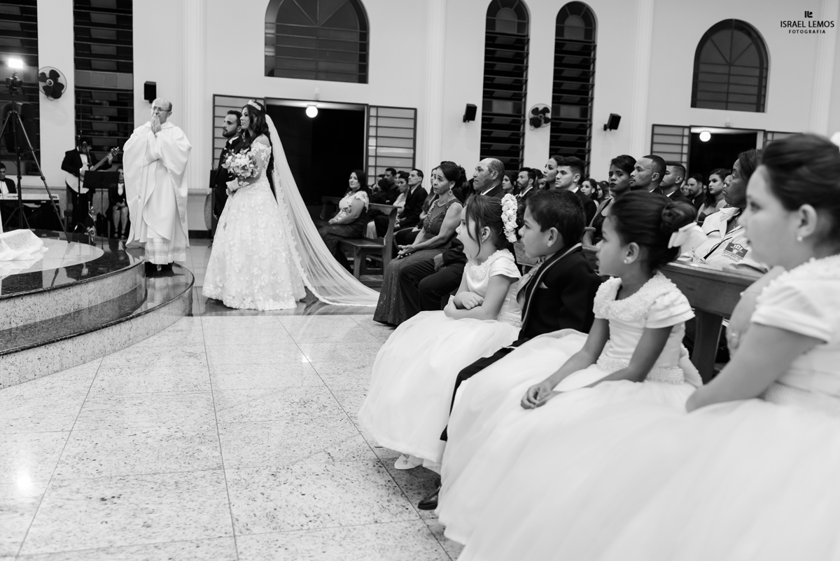 Evangelho na igreja Nossa senhora Auxiliadora em Para de Minas MG fotos feitas pelo fotografo de casamento de Para de Minas Israel lemos