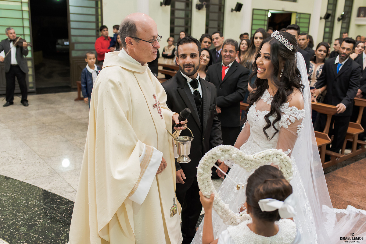 Alianças  na igreja Nossa senhora Auxiliadora em Para de Minas MG fotos feitas pelo fotografo de casamento de Para de Minas Israel lemos