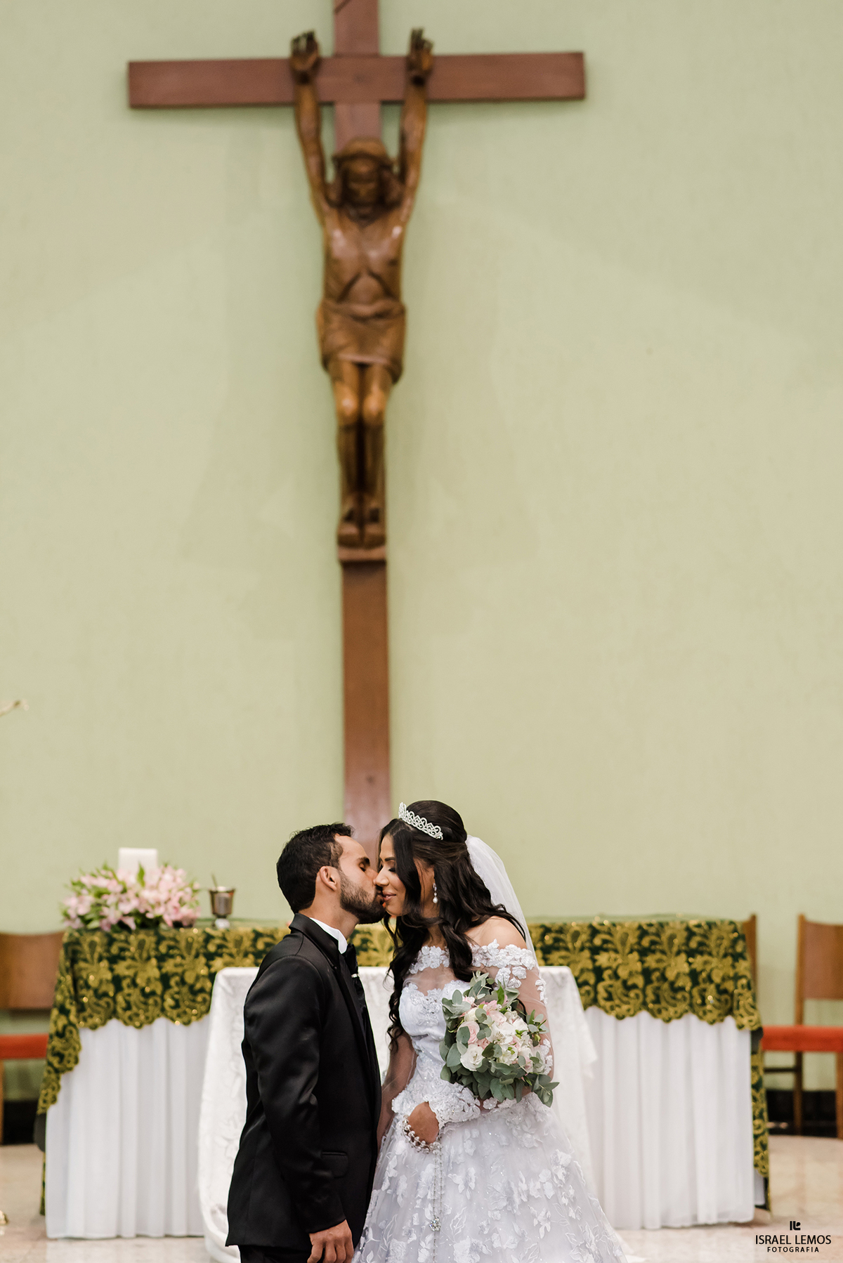 Beijo dos noivos em Para de MINAS