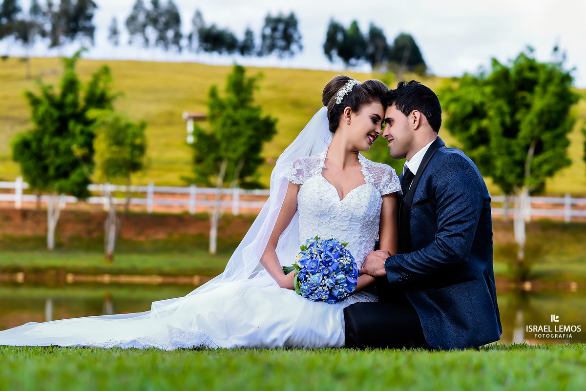Noivos apaixonados na cidade de Antunes make da Erica damas