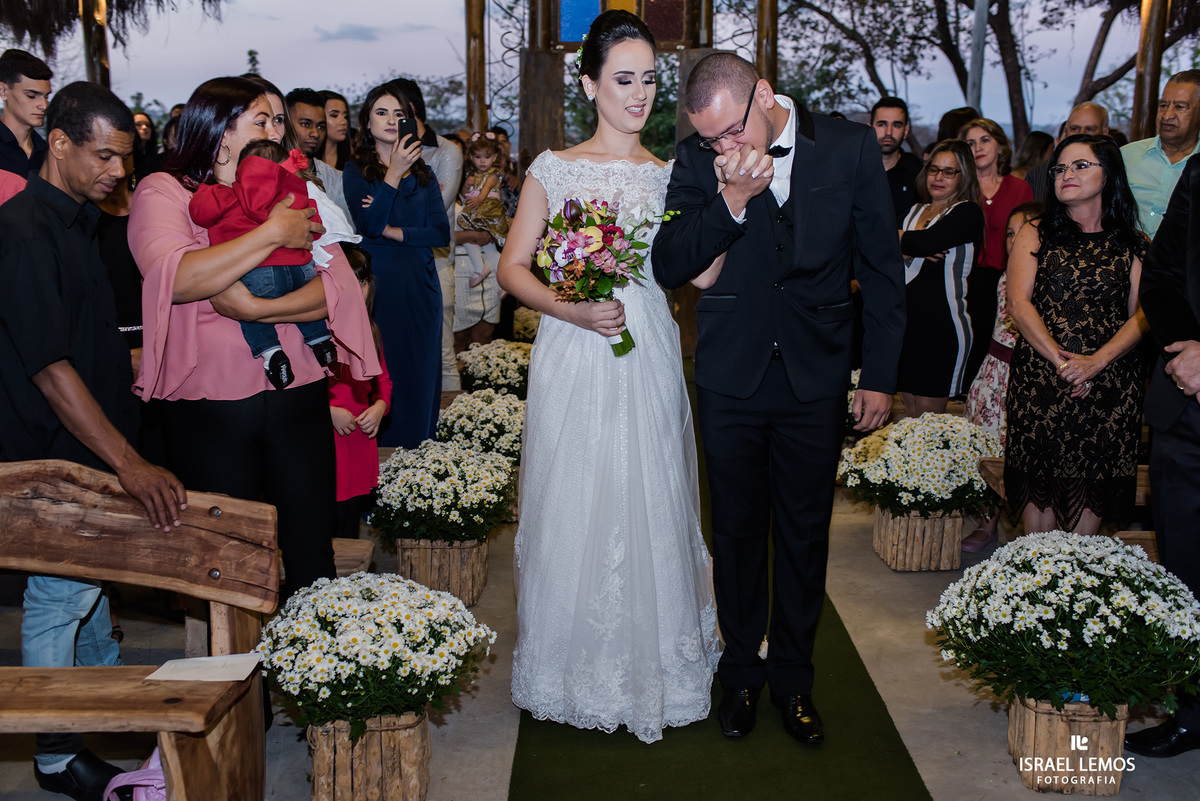 beijo na mao Mambeba em Itauna MG fotos do fotografo de casamentos Israel lemos