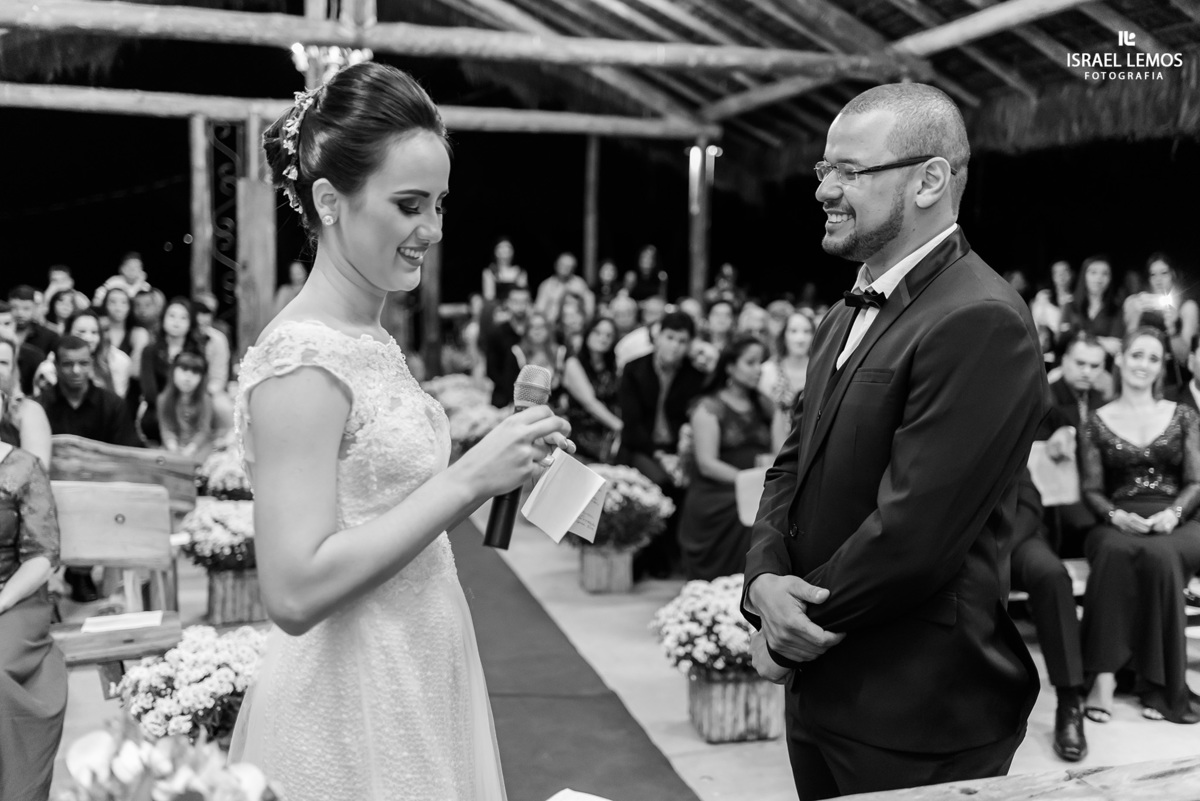 Noivos fazendo os votos Mambeba em Itauna MG fotos do fotografo de casamentos Israel lemos