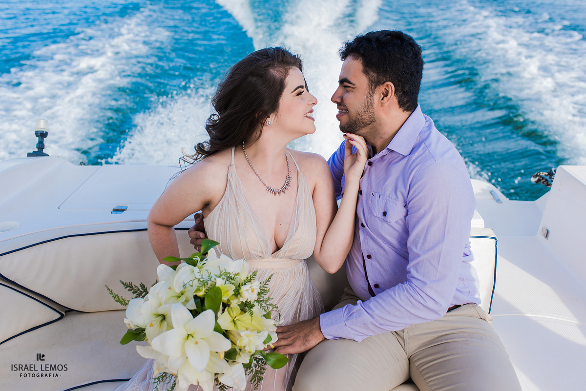 noivos na lancha em furnas park 