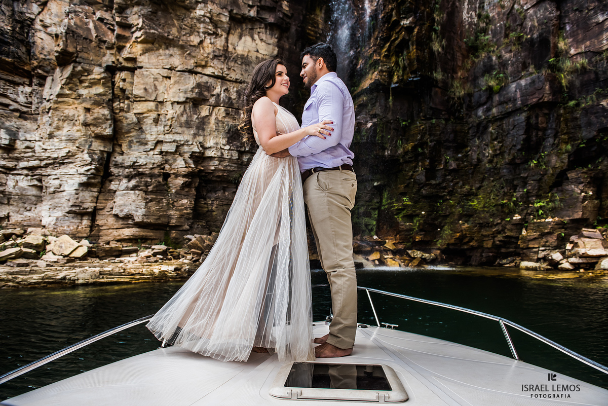 fotos do save the date na cidade de capitolio em escarpas do lado fotos feitas pelo fotografo Israel lemos
Com uma linda produção de Paulo vasconcelos