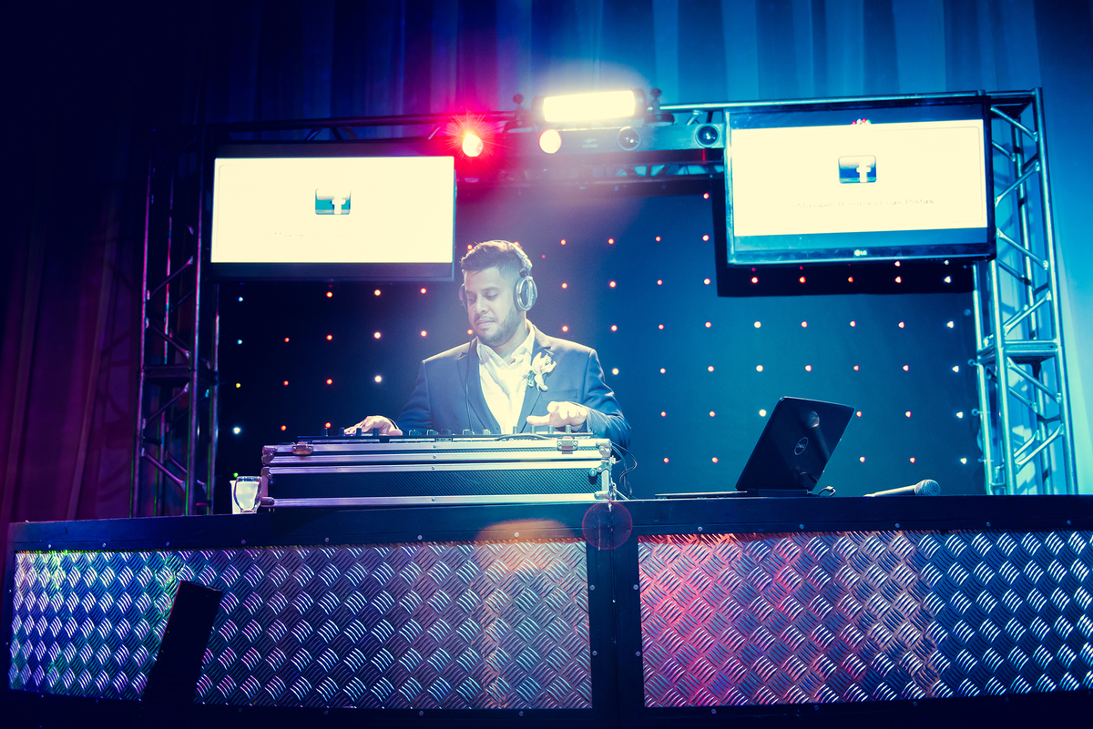 Noivo DJ?
cidade de São Gonçalo do Para MG