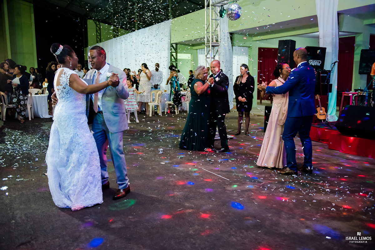 Festa no Parque de exposições de Pitangui