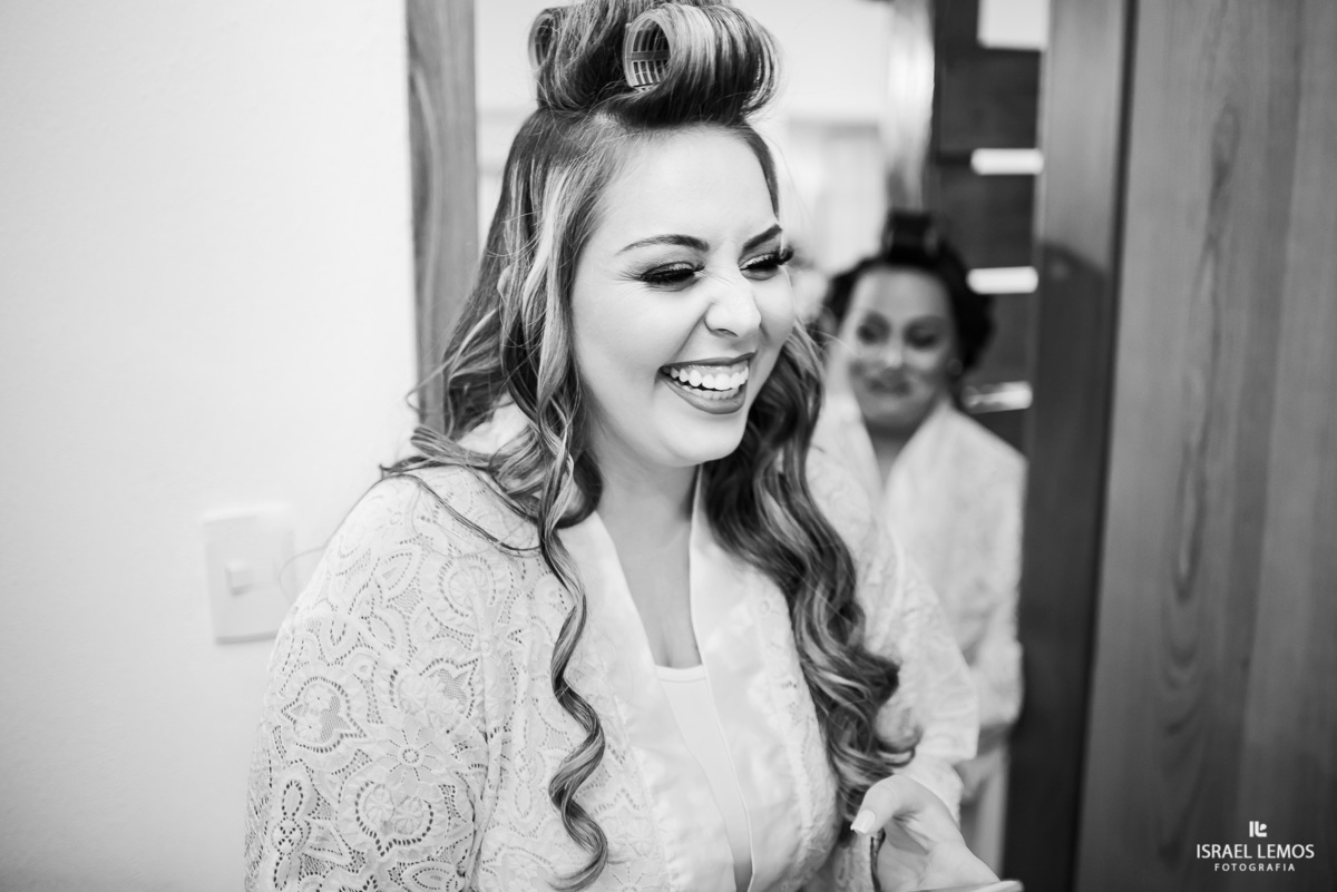 fotografos felizes e novias aniamdas em pitangui cm make de betania diniz