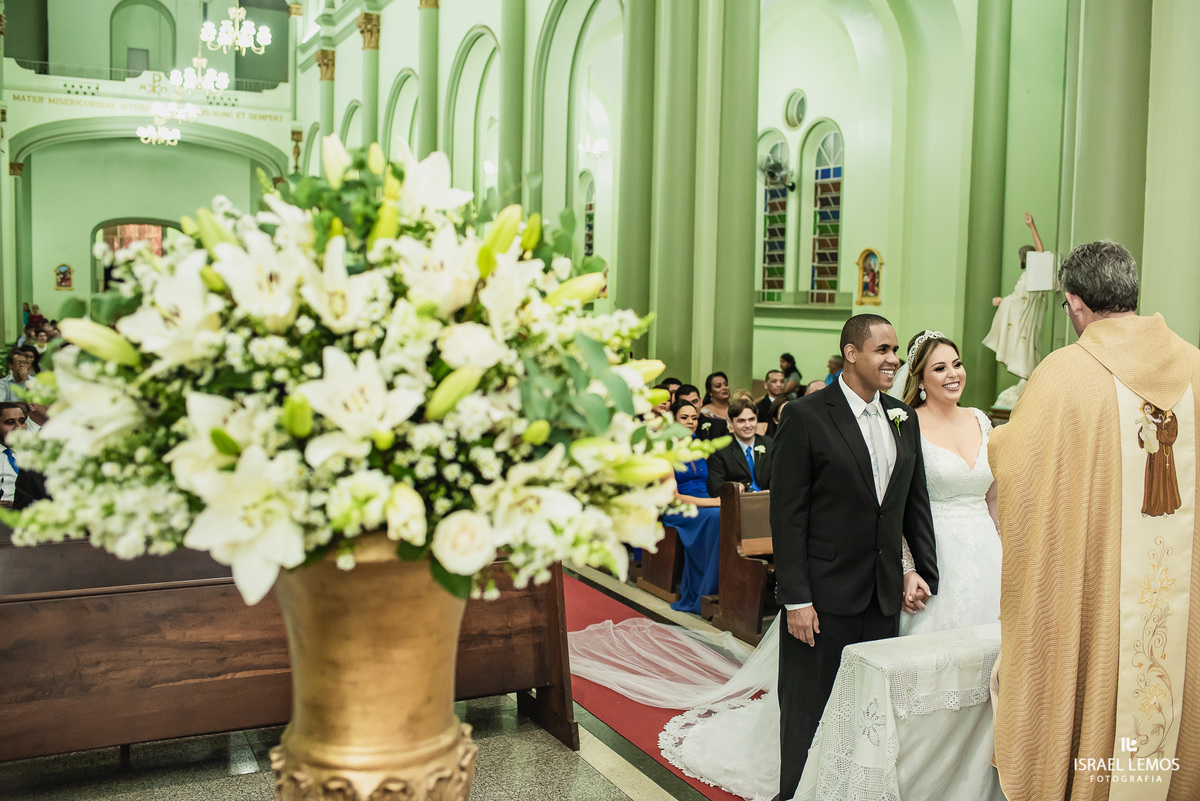 N. S. do Pilar casamento em pitangui  na setima vila do ouro em pitangui maquiagem betania diniz Celebrada e assistida pelo padre herminho