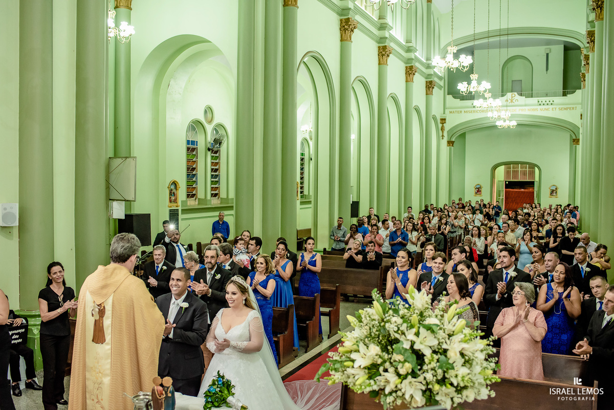 N. S. do Pilar casamento em pitangui  na setima vila do ouro em pitangui maquiagem betania diniz Celebrada e assistida pelo padre herminho