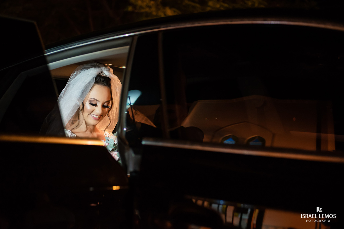 BMW noiva saindo do carro