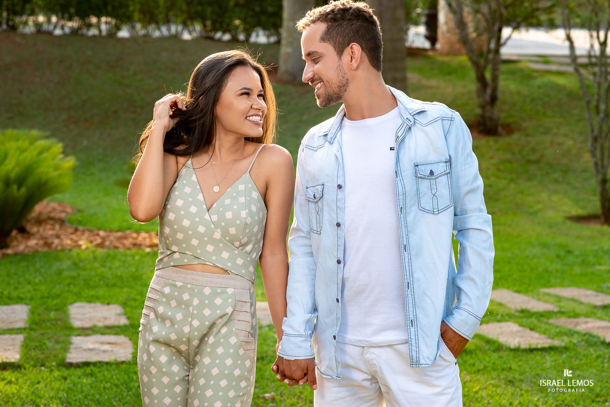  Pré Wedding, realizado na cidade de Para de Minas/MG, fotografia registrada pelo fotógrafo de casamento Israel Lemos.