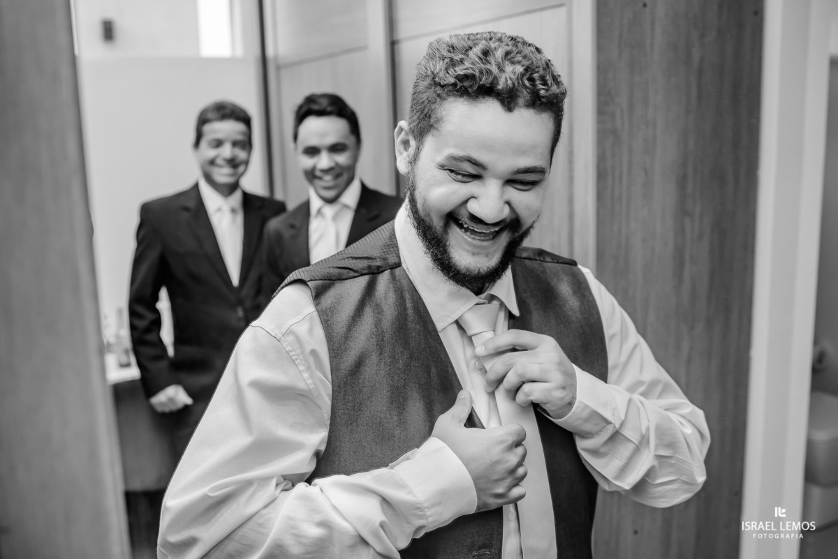 maquiagem de noiva, realizado na espaço de Paulo vasconscelos maquiador na cidade de Para de minas/MG, fotografia registrada pelo fotógrafo de casamento Israel Lemos.