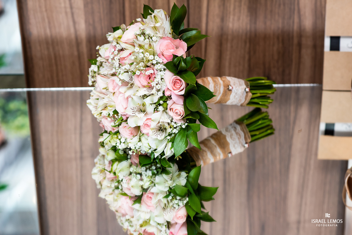 maquiagem de noiva, realizado na espaço de Paulo vasconscelos maquiador na cidade de Para de minas/MG, fotografia registrada pelo fotógrafo de casamento Israel Lemos.