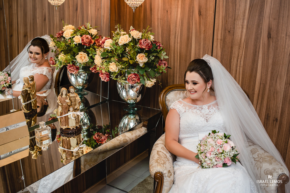 Casamento, realizado na igreja N. S. das graças na cidade de Para de minas/MG, fotografia registrada pelo fotógrafo de casamento Israel Lemos.