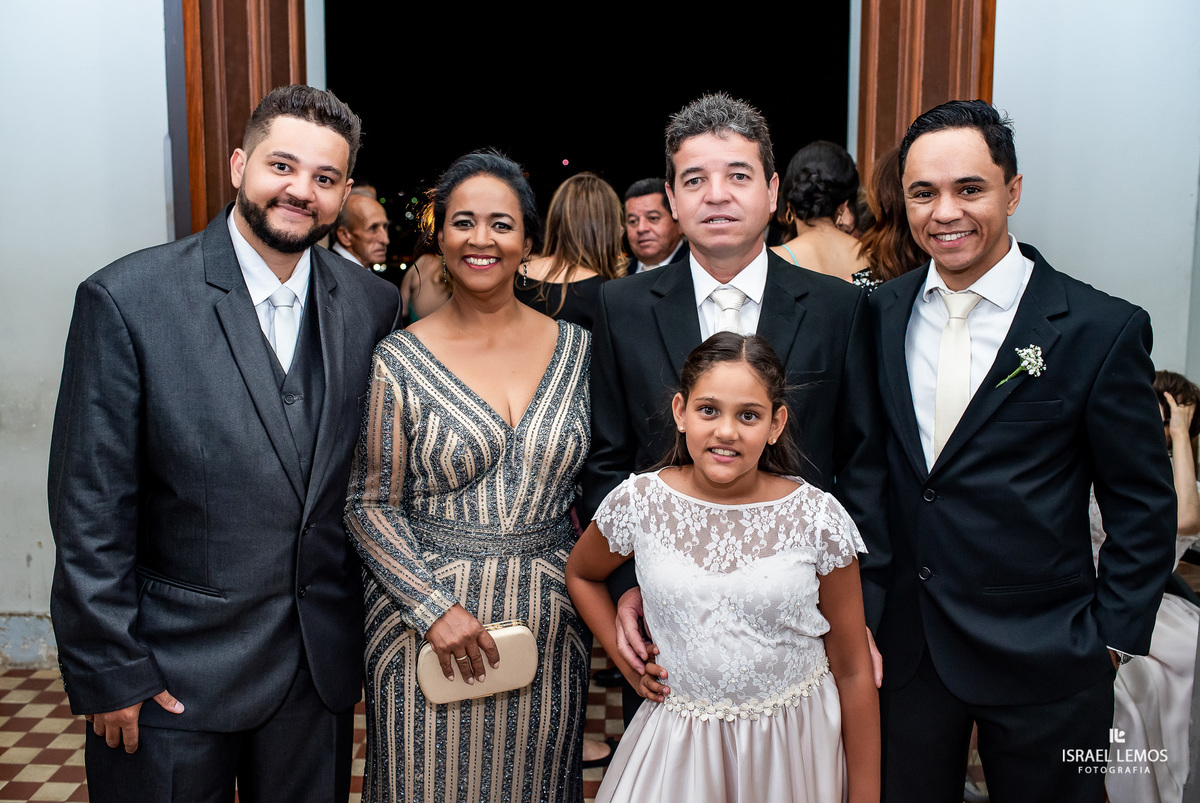 Casamento, realizado na igreja N. S. das graças na cidade de Para de minas/MG, fotografia registrada pelo fotógrafo de casamento Israel Lemos.