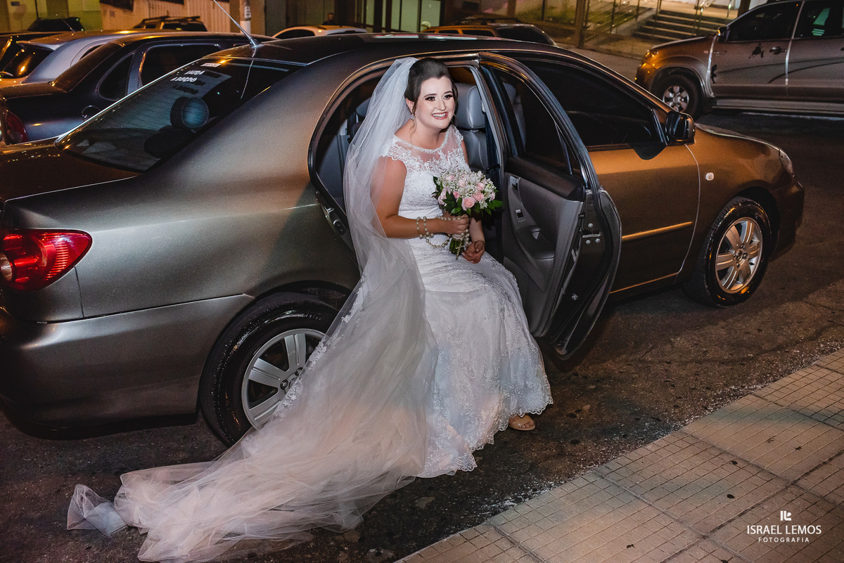 Casamento, realizado na igreja N. S. das graças na cidade de Para de minas/MG, fotografia registrada pelo fotógrafo de casamento Israel Lemos.