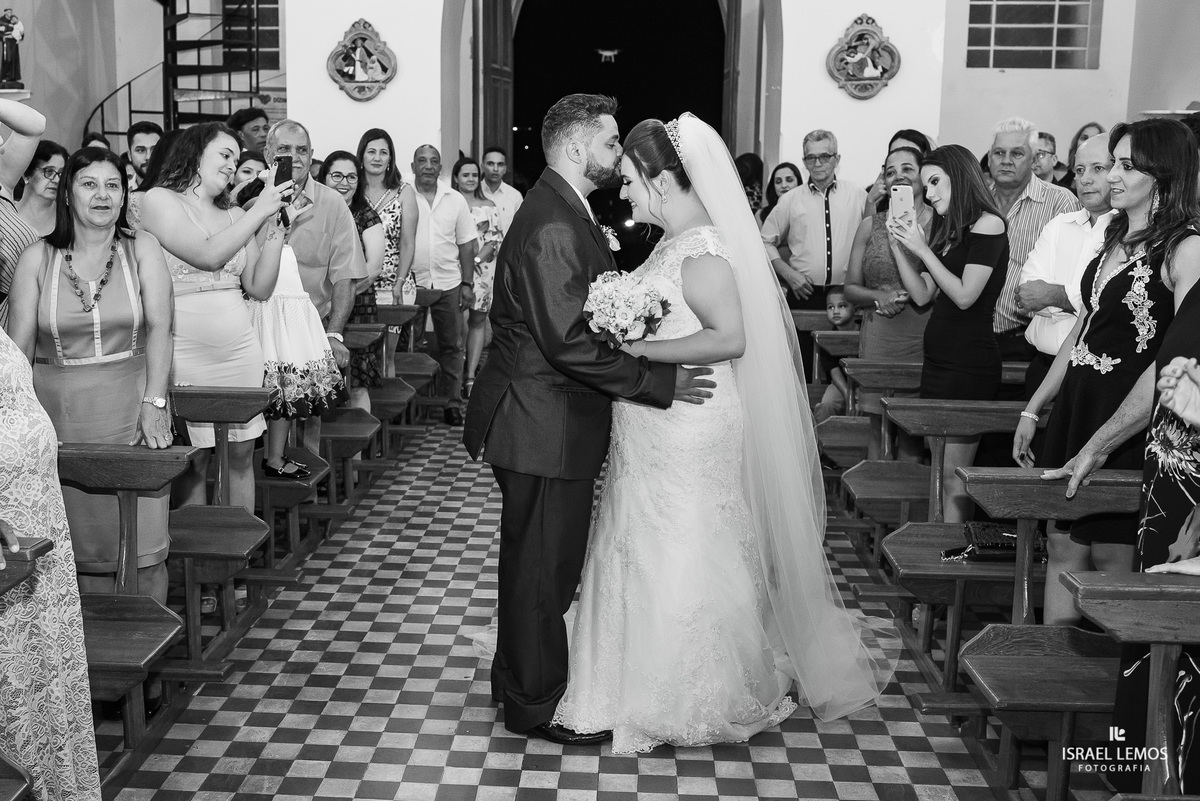 Casamento, realizado na igreja N. S. das graças na cidade de Para de minas/MG, fotografia registrada pelo fotógrafo de casamento Israel Lemos.