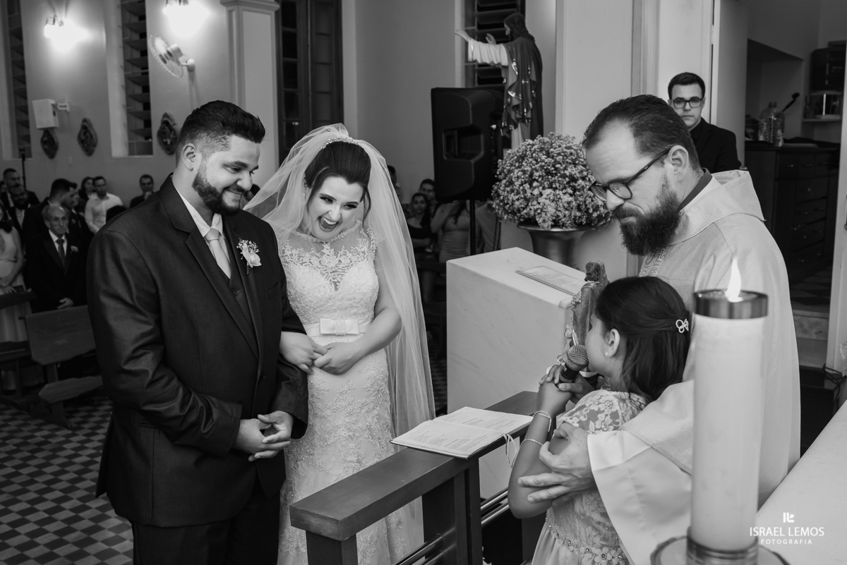 Casamento, realizado na igreja N. S. das graças na cidade de Para de minas/MG, fotografia registrada pelo fotógrafo de casamento Israel Lemos.