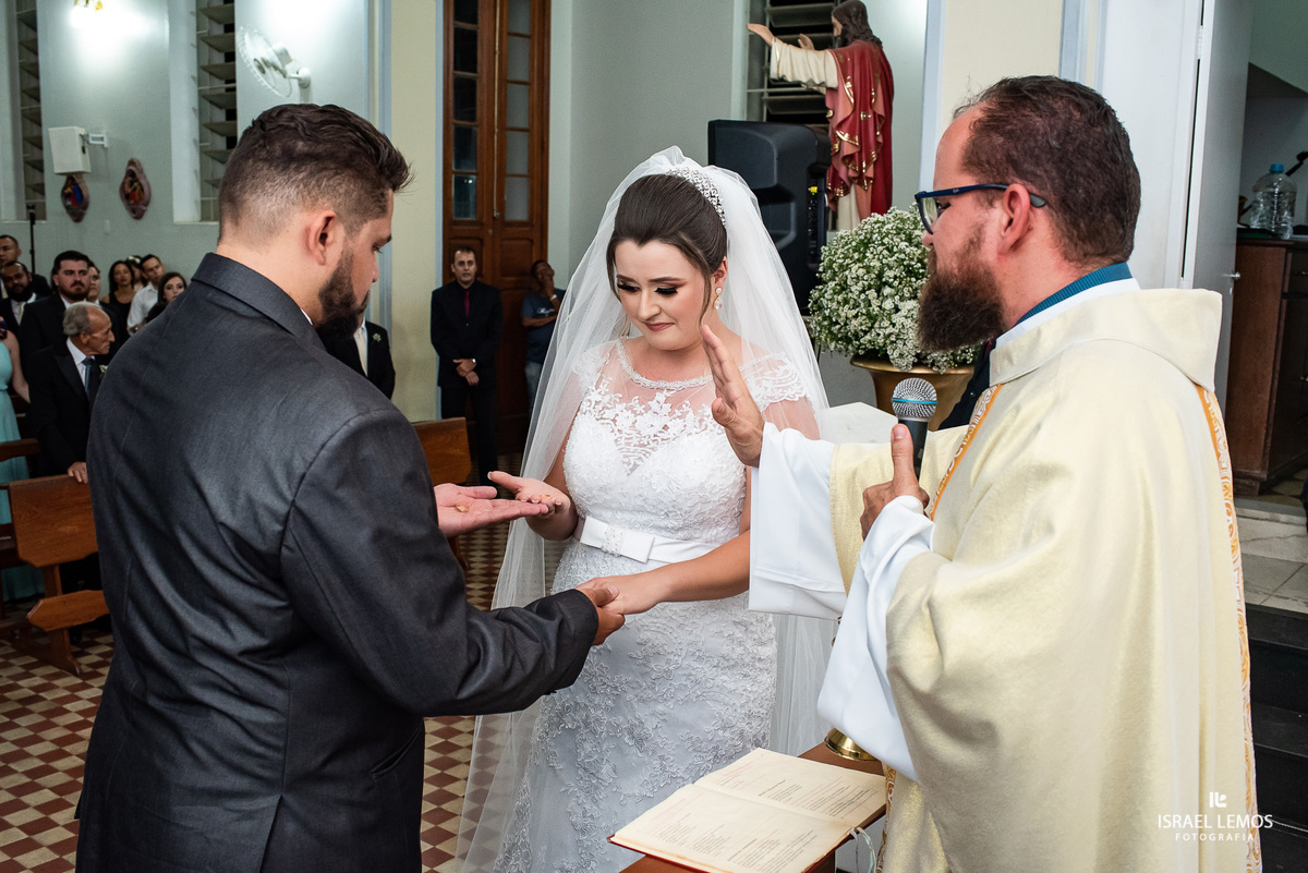 Casamento, realizado na igreja N. S. das graças na cidade de Para de minas/MG, fotografia registrada pelo fotógrafo de casamento Israel Lemos.