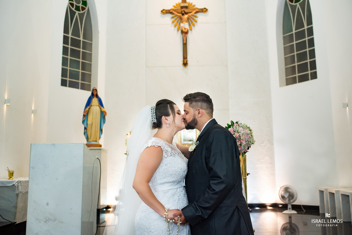 Casamento, realizado na igreja N. S. das graças na cidade de Para de minas/MG, fotografia registrada pelo fotógrafo de casamento Israel Lemos.