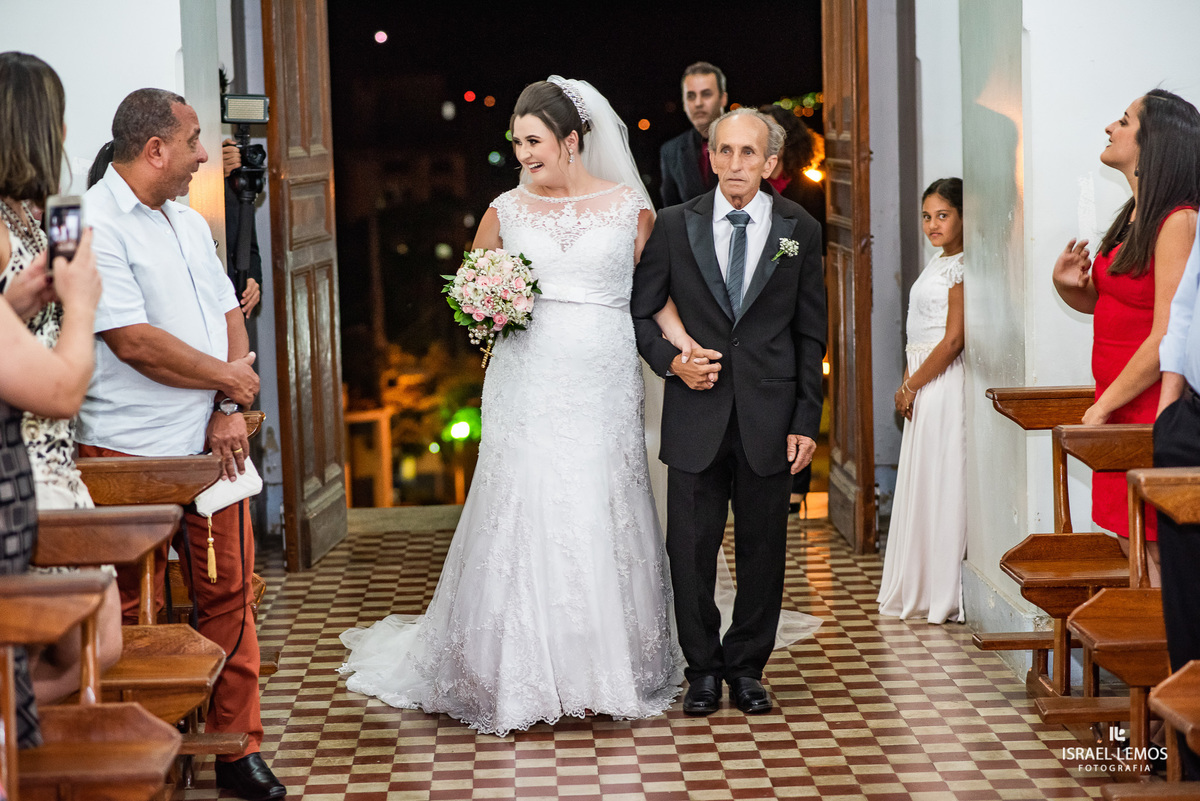 Casamento, realizado na igreja N. S. das graças na cidade de Para de minas/MG, fotografia registrada pelo fotógrafo de casamento Israel Lemos.