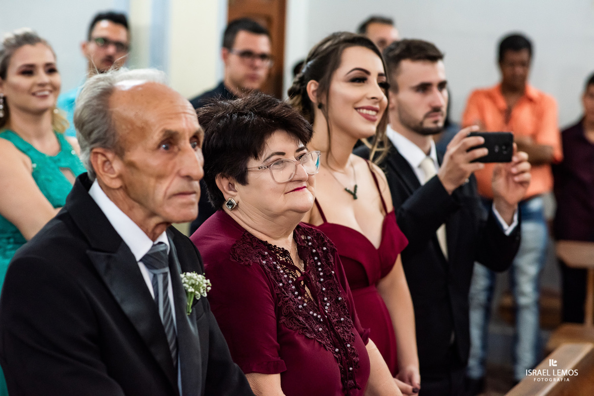 Casamento, realizado na igreja N. S. das graças na cidade de Para de minas/MG, fotografia registrada pelo fotógrafo de casamento Israel Lemos.