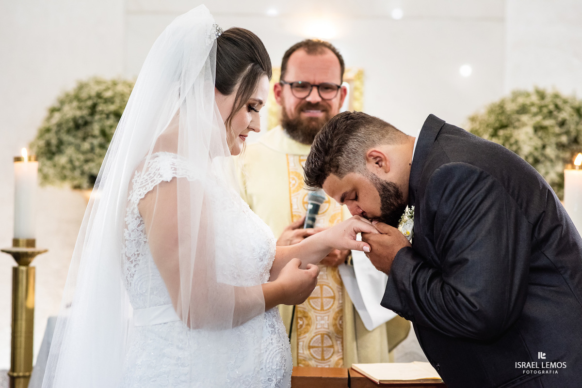 Casamento, realizado na igreja N. S. das graças na cidade de Para de minas/MG, fotografia registrada pelo fotógrafo de casamento Israel Lemos.