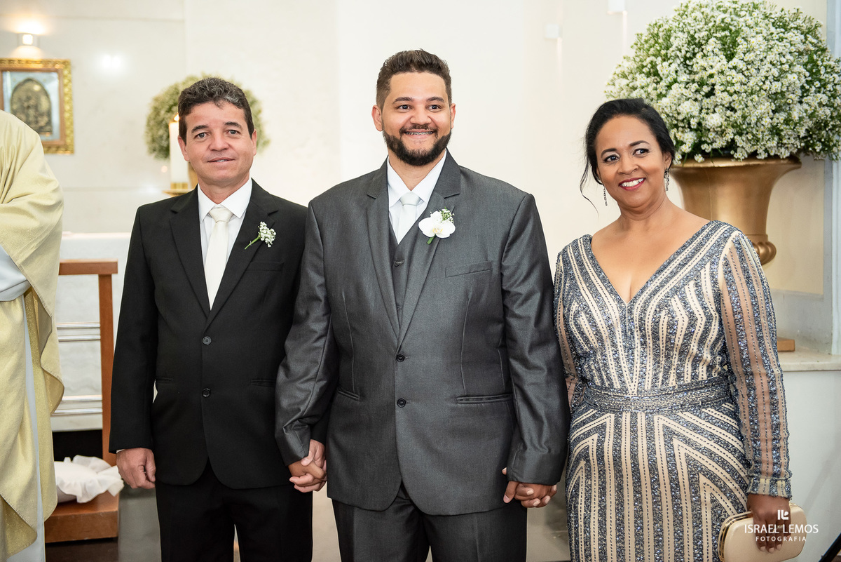 Casamento, realizado na igreja N. S. das graças na cidade de Para de minas/MG, fotografia registrada pelo fotógrafo de casamento Israel Lemos.