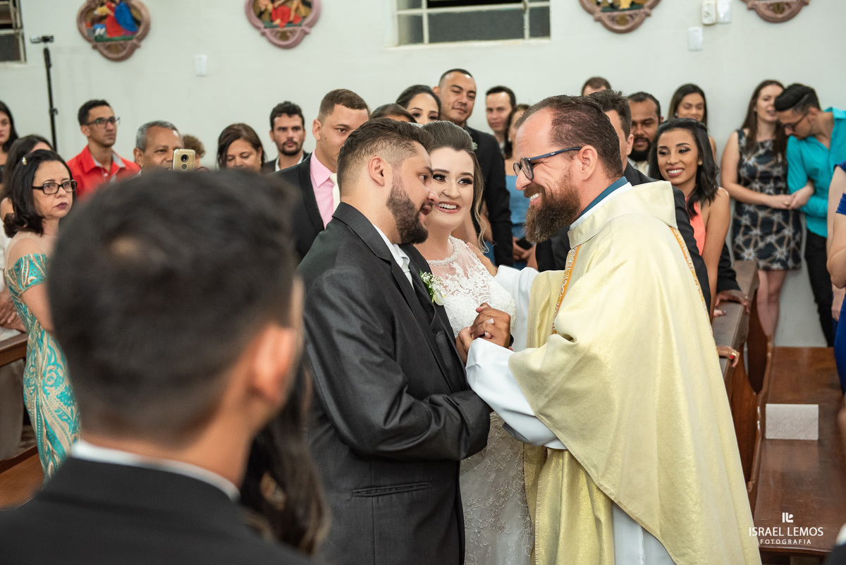 Casamento, realizado na igreja N. S. das graças na cidade de Para de minas/MG, fotografia registrada pelo fotógrafo de casamento Israel Lemos.