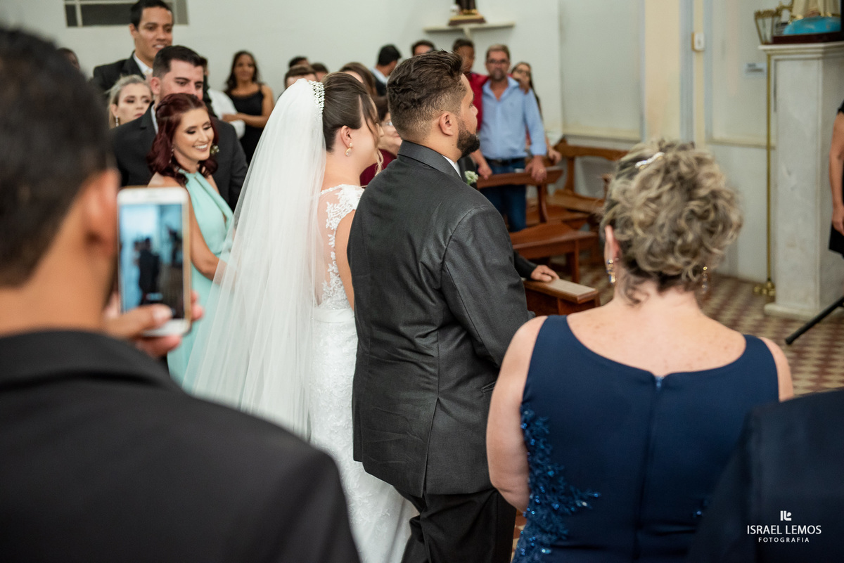 Casamento, realizado na igreja N. S. das graças na cidade de Para de minas/MG, fotografia registrada pelo fotógrafo de casamento Israel Lemos.