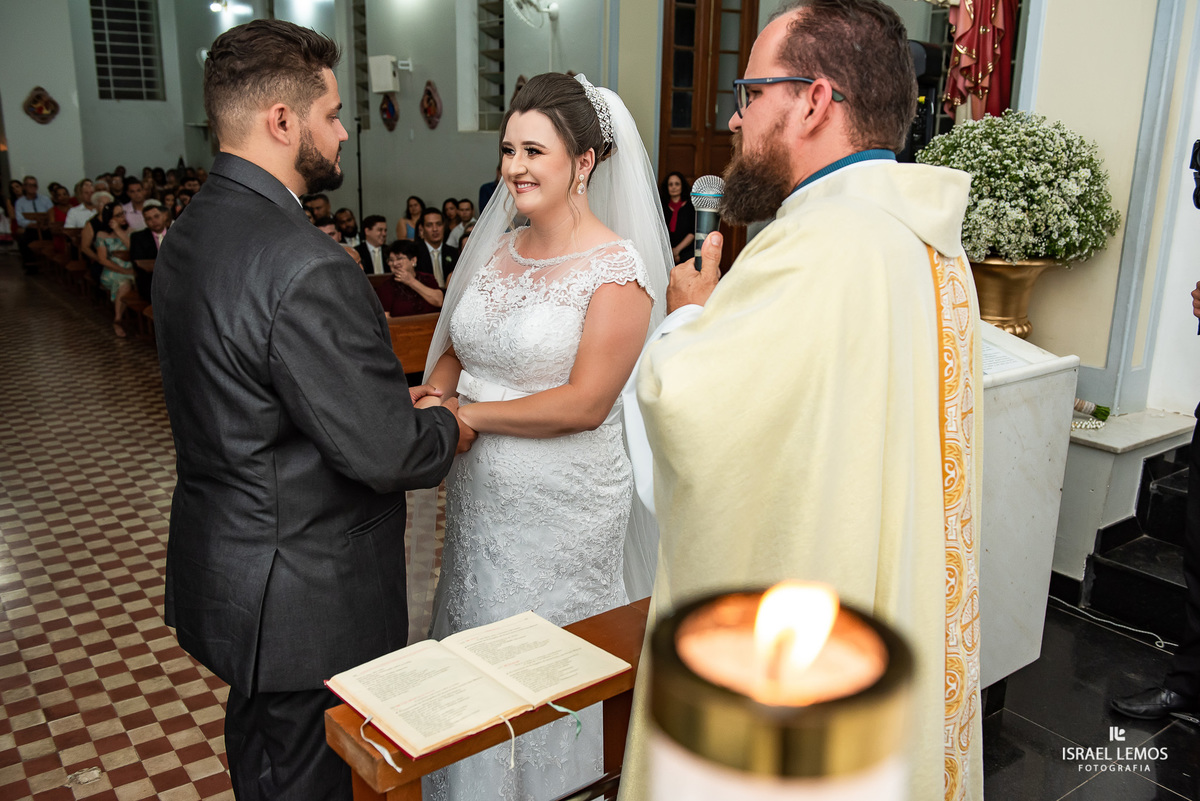 Casamento, realizado na igreja N. S. das graças na cidade de Para de minas/MG, fotografia registrada pelo fotógrafo de casamento Israel Lemos.