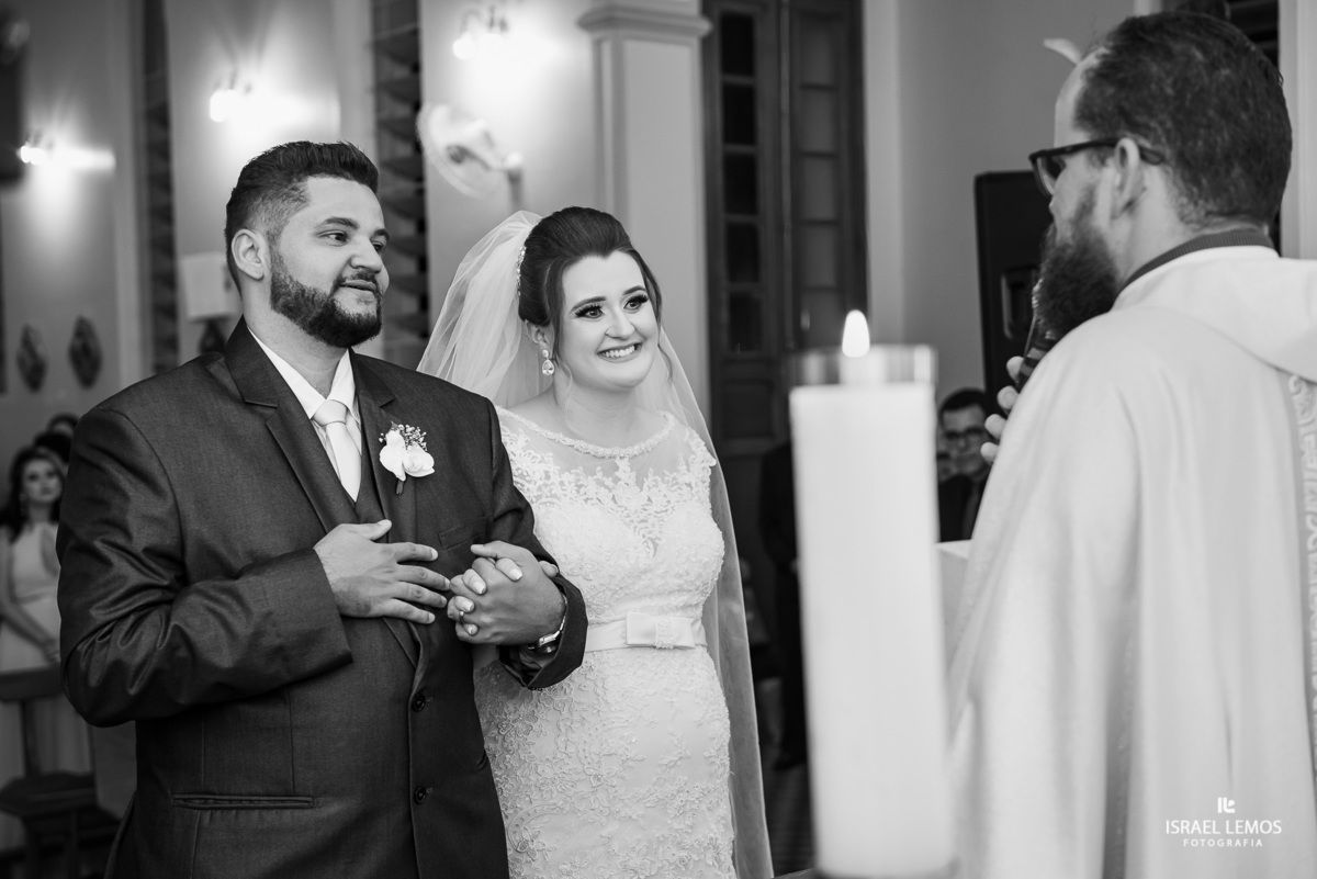 Casamento, realizado na igreja N. S. das graças na cidade de Para de minas/MG, fotografia registrada pelo fotógrafo de casamento Israel Lemos.