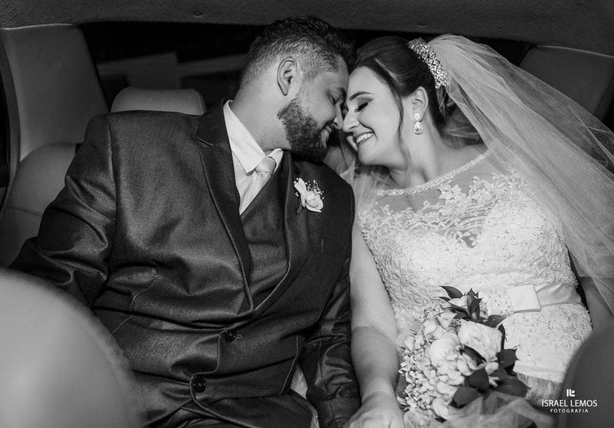 foto carro dos noivos em para de minas pelo fotografo de casamento Israel lemos para de minas